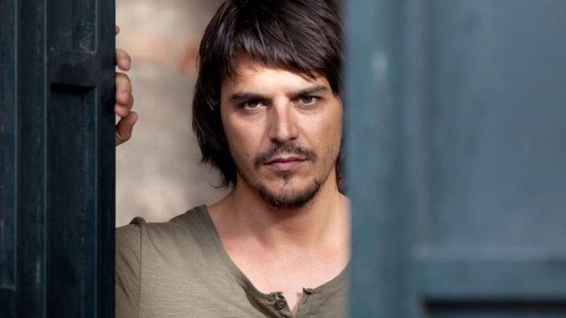 Hiç Bir Şey Tesadüf Değil! Mehmet Günsür Kimdir? Nasıl Ünlü Oldu?